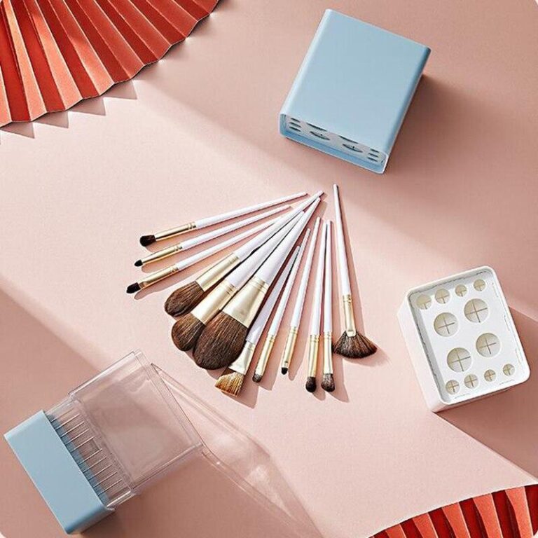 Alternative view of Blau Make-up Behälter