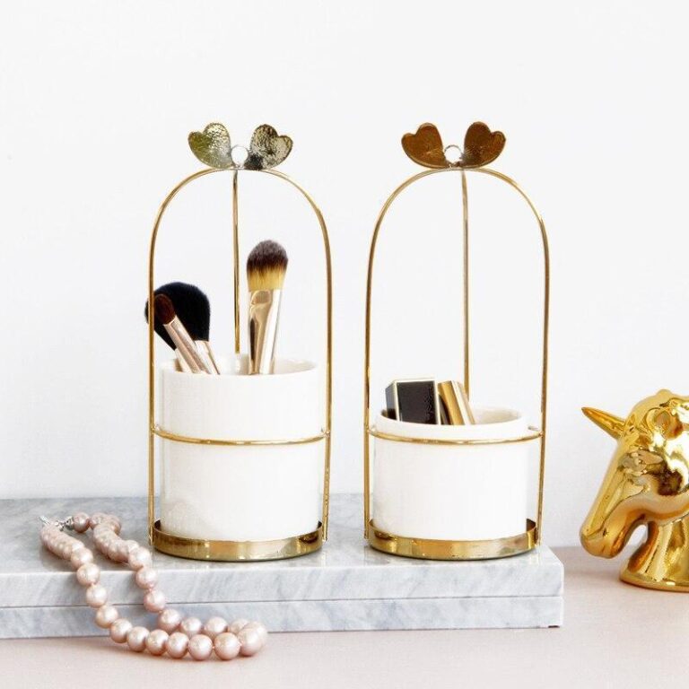 Alternative view of Goldener Make-up Pinselhalter