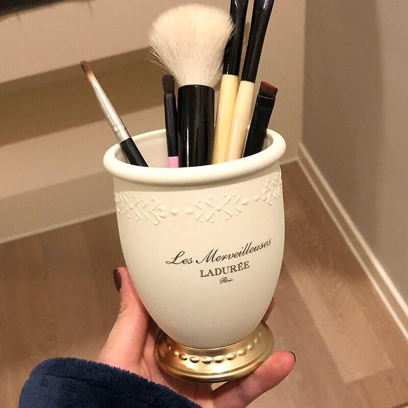 Kleine Make-up Aufbewahrung Ladurée – Bild 3