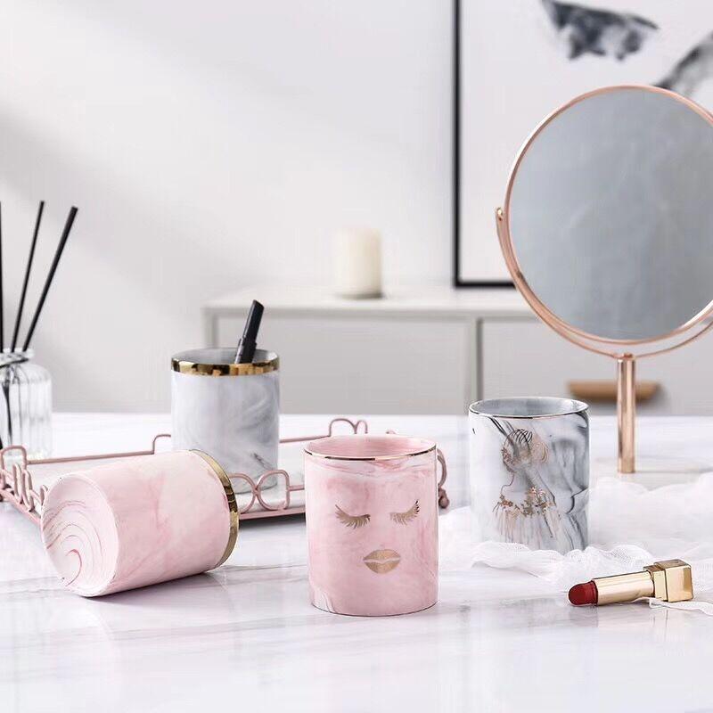 Kosmetik Pinsel Aufbewahrung – Bild 3