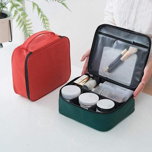 Leerer Make-up Koffer