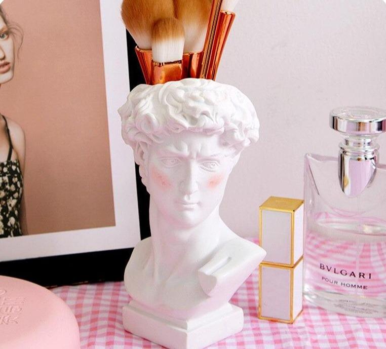 Make-up Halterskulptur – Bild 6