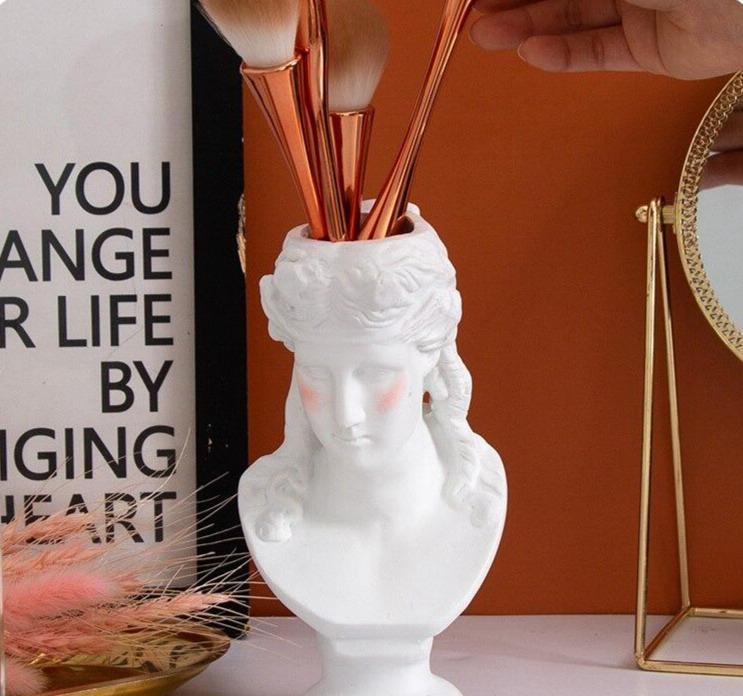Make-up Halterskulptur – Bild 8