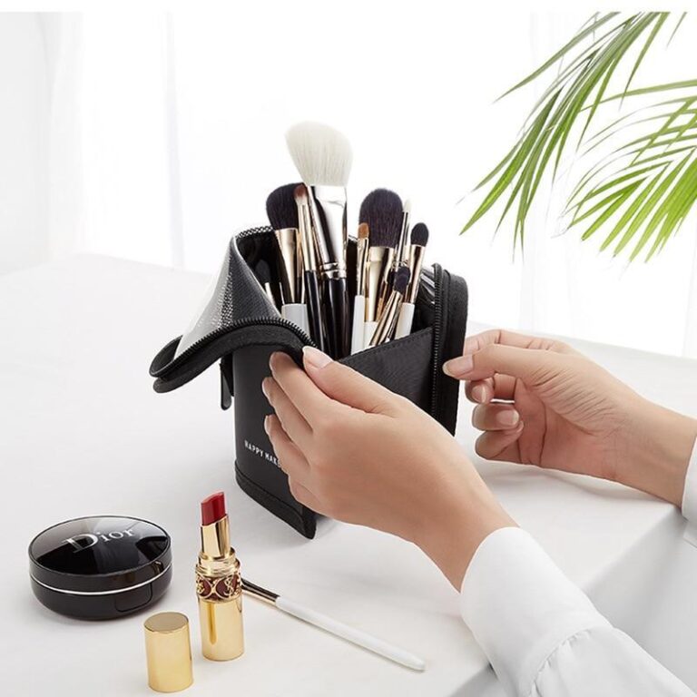Alternative view of Professionell gestalteter Make-up Pinselhalter