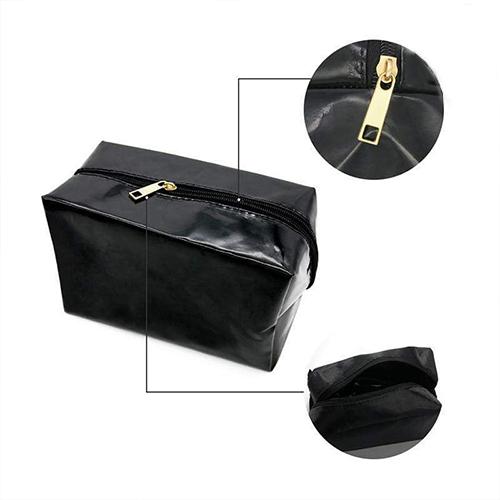 Schwarze Kosmetiktasche
